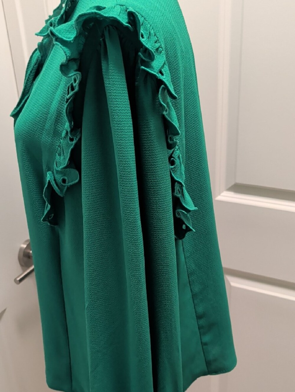 CeCe- Size L Emerald Green Ruffle Tie-Neck Blouse NWT - Picture 7 of 15